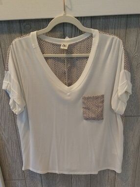 Sew In Love White V-Neck Tee with Patterned Pocket and Back